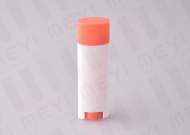 tubes ovales en plastique colorés du baume à lèvres 4.5g faciles d'accomplir le baume à lèvres dedans